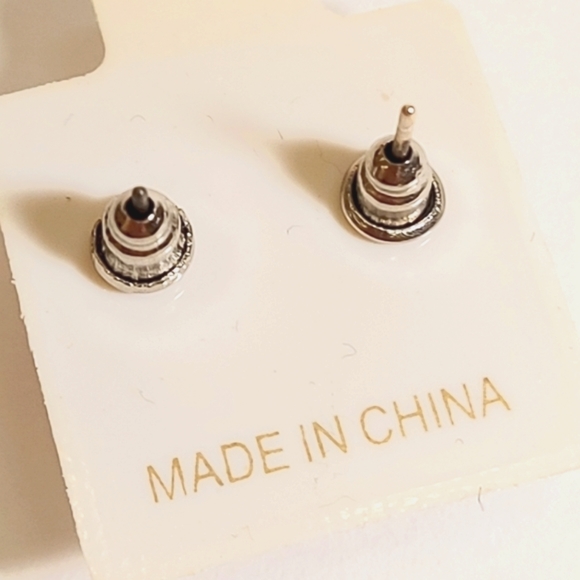 3 for $25- Velvet  & Diamante Choker & NWT Cubic Zirconia Stud Earrings - Picture 7 of 8